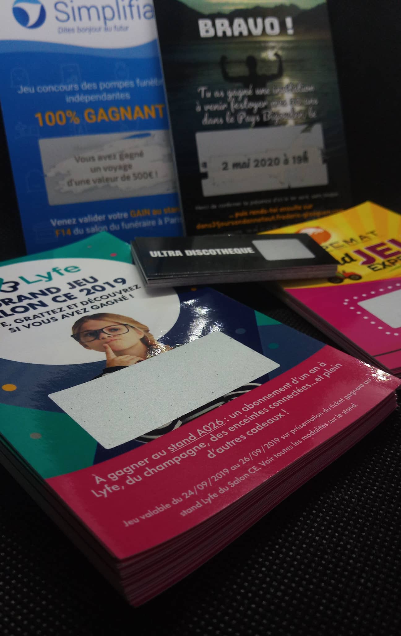 Lorsque l'on met en place des actions pour une association, il peut parfois être difficile de mener des projets pour récolter des fonds et servir l’objectif pour lequel cette dernière a été créée. Parfois, sensibiliser le public et mener des appels au don est intéressant, mais il faut aussi être en mesure de proposer autre chose. L’organisation d’une tombola par le biais de tickets à gratter personnalisés peut être un bon moyen de proposer au public de participer à un beau projet tout en ayant la possibilité de remporter un lot, mais attention certaines règles doivent être respectées. Lorsque l'on met en place des actions pour une association, il peut parfois être difficile de mener des projets pour récolter des fonds et servir l’objectif pour lequel cette dernière a été créée. Parfois, sensibiliser le public et mener des appels au don est intéressant, mais il faut aussi être en mesure de proposer autre chose. L’organisation d’une tombola par le biais de tickets à gratter personnalisés peut être un bon moyen de proposer au public de participer à un beau projet tout en ayant la possibilité de remporter un lot, mais attention certaines règles doivent être respectées.